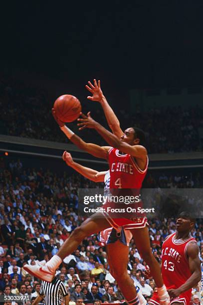 Portrait of Rhode Island Gulls Manute Bol and Spud Webb during photo News Photo - Getty Images