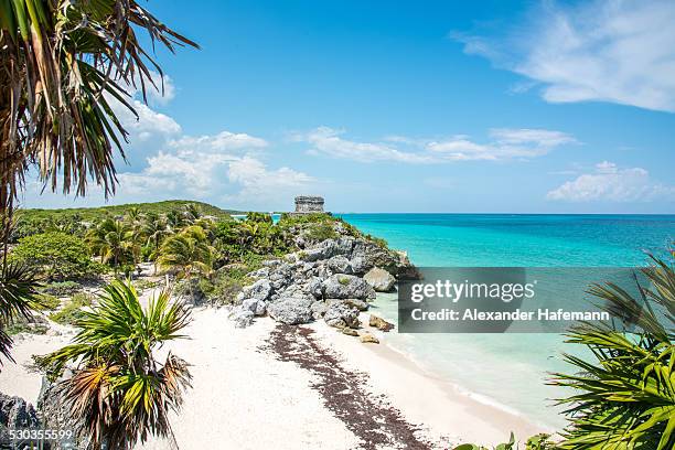 tulum god of winds temple el castillo mexico - maya stock-fotos und bilder