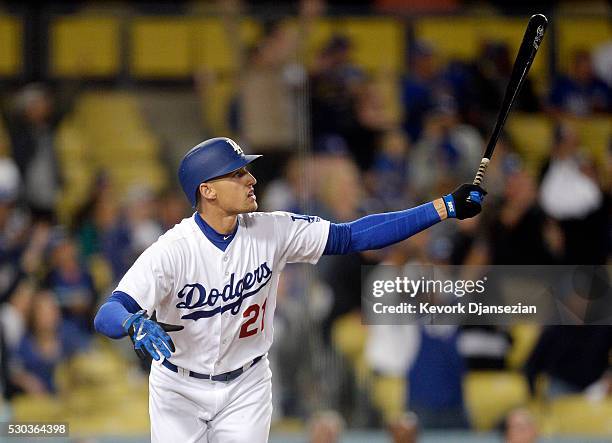 Trayce Thompson of the Los Angeles Dodgers hits a walk off pinch hit one run home run to defeat the New York Mets, 3-2, during the ninth inning of...