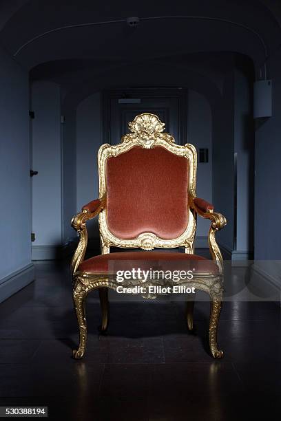 ornate chair - throne stock pictures, royalty-free photos & images