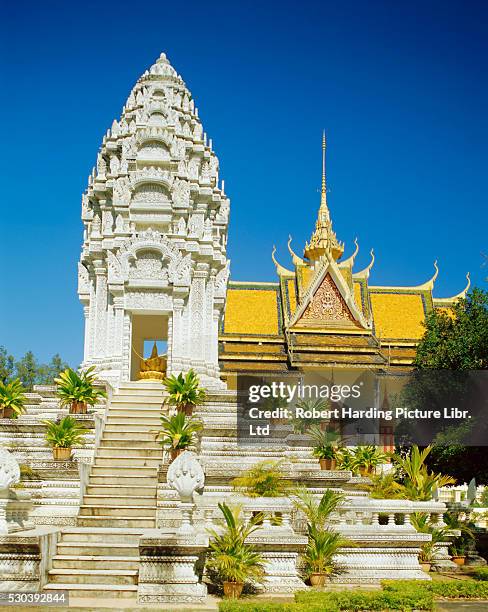 stupa of princess kantha bopha - bopha stock pictures, royalty-free photos & images