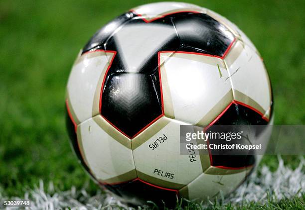 Mirar aislamiento Cincuenta The new adidas Pelias 2 football on the grass during the friendly... News  Photo - Getty Images