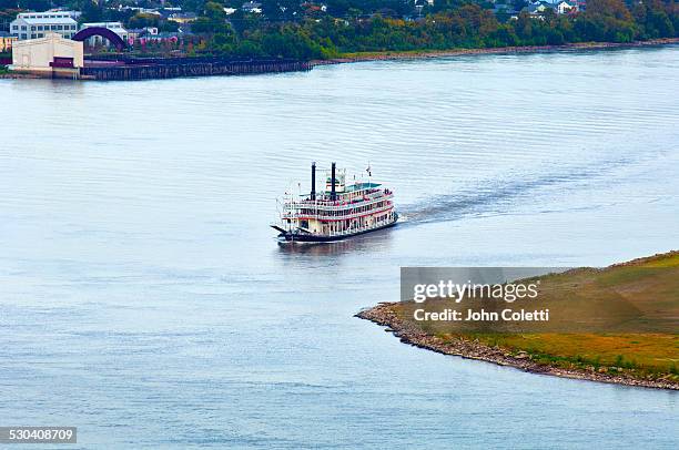 steamboat, mississippi river, new orleans - louisiana boat stock pictures, royalty-free photos & images