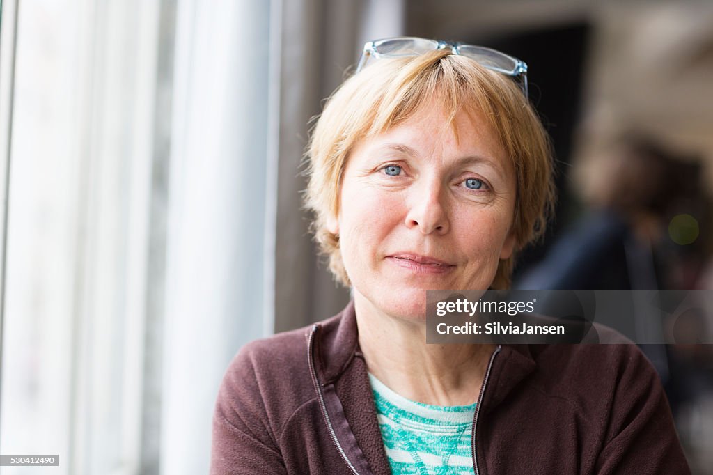 Belle femme âgée Portrait de bonheur