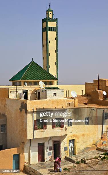 mosque building in midelt - midelt photos et images de collection