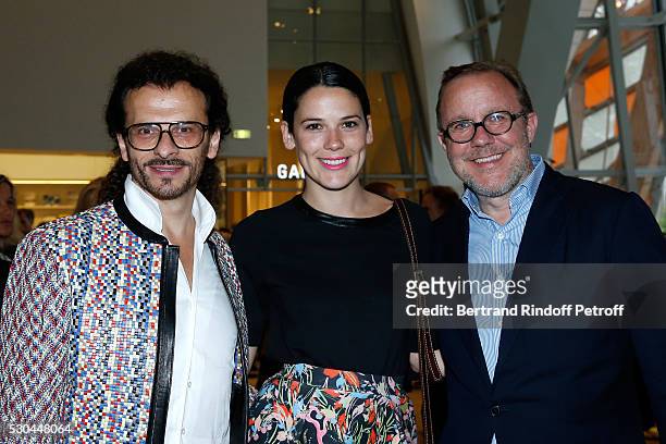Galerist Lorenzo Fiaschi, Laura Salas Redondo and galerist Xavier Hufkens attend the "Observatory of Light, Work in Situ" : Foundation Louis Vuitton...