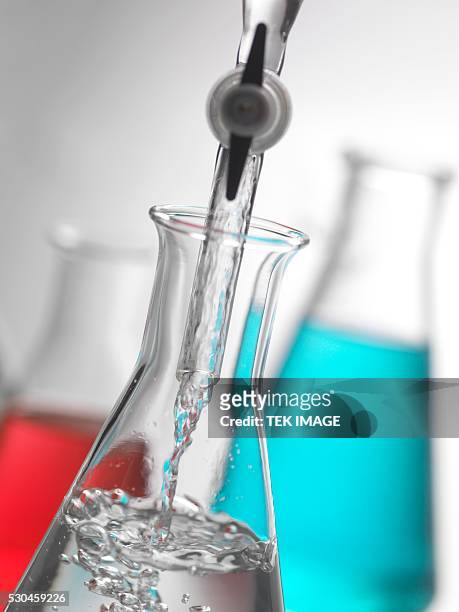 laboratory glassware - volume fluid capacity stock pictures, royalty-free photos & images