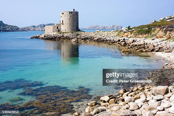 cromwell's castle, isle of tresco, isles of scilly, united kingdom, europe - isles of scilly stock pictures, royalty-free photos & images