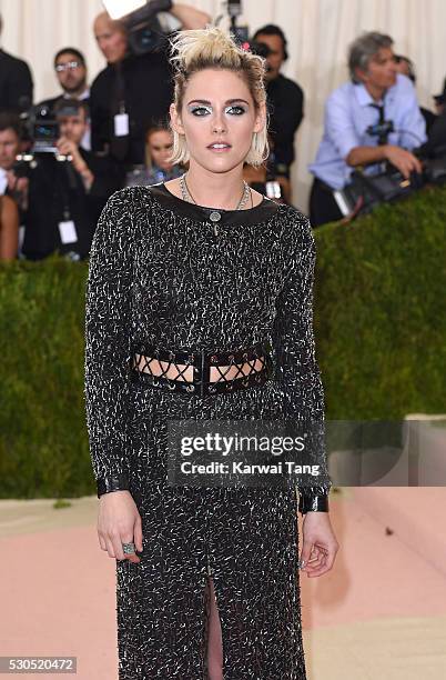 Kristen Stewart arrives for the "Manus x Machina: Fashion In An Age Of Technology" Costume Institute Gala at Metropolitan Museum of Art on May 2,...