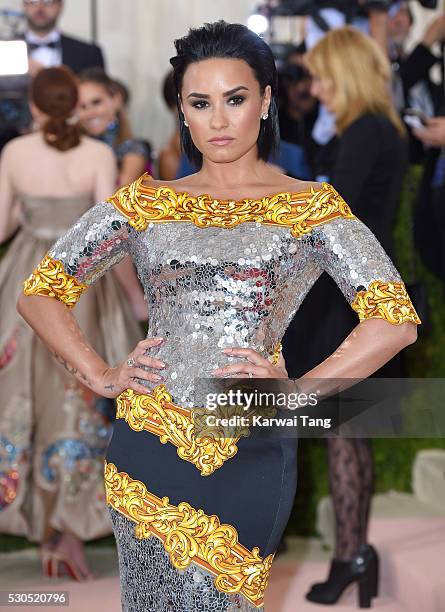 Demi Lovato arrives for the "Manus x Machina: Fashion In An Age Of Technology" Costume Institute Gala at Metropolitan Museum of Art on May 2, 2016 in...