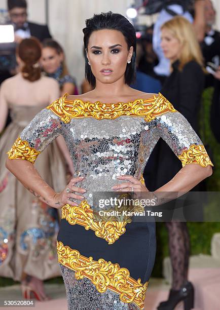 Demi Lovato arrives for the "Manus x Machina: Fashion In An Age Of Technology" Costume Institute Gala at Metropolitan Museum of Art on May 2, 2016 in...