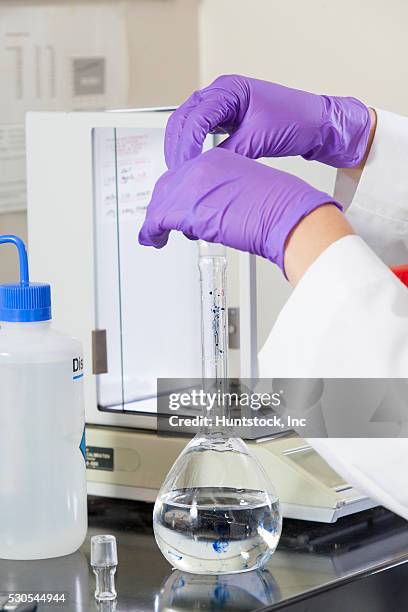 55 Scientist Lab Powder Stock Photos, High-Res Pictures, and Images ...