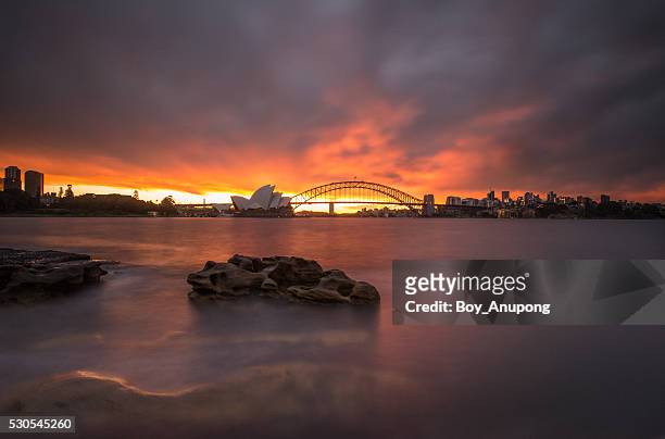 sydney and iconic landmark of australia. - sydney opera house 個照片及圖片檔