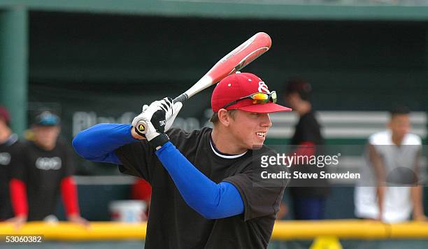 Justin Smoak competes in the Akadema Xtension Homerun Hitting Contest at Rio Rancho High School on June 12, 2005 in Rio Rancho, New Mexico. The...