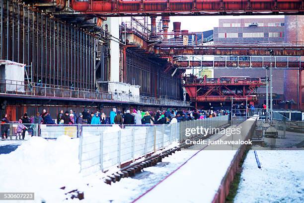 ice skating people - essen sport stock pictures, royalty-free photos & images