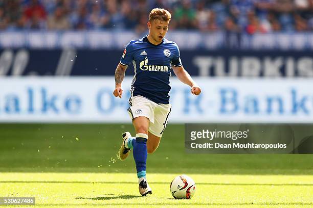 Max Meyer of Schalke in action during the Bundesliga match between FC Schalke 04 and FC Augsburg held at Veltins-Arena on May 7, 2016 in...