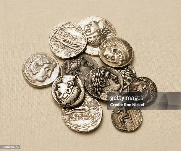 ancient roman denarius coins - giulio cesare foto e immagini stock