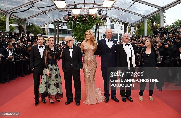 Director Woody Allen poses with US actor Jesse Eisenberg, US actress Kristen Stewart, US actress Blake Lively, US actor Corey Stoll, Italian...