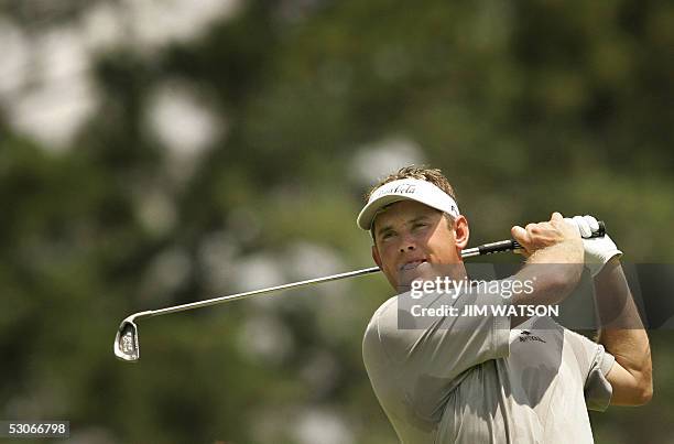 British golfer Lee Westwood tees off from the 15th during the second day of practice for the 2005 US Open Champshionship at Pinehurst Country Club in...