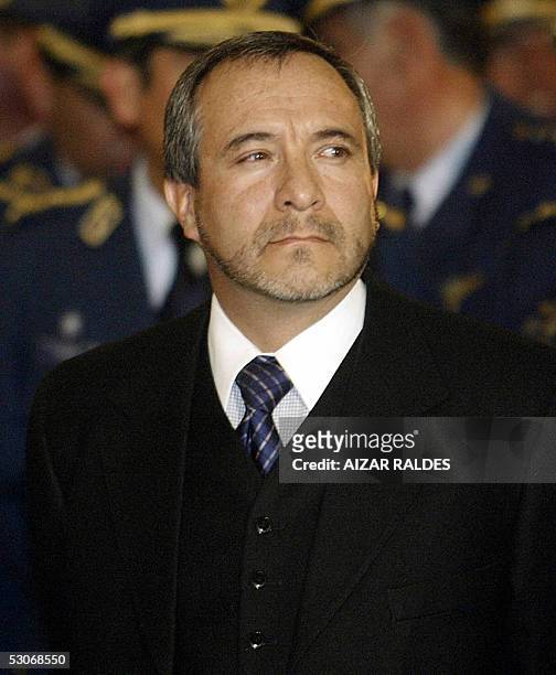 Gustavo Avila es juramentado como ministro de Gobierno de Bolivia, por el presidente Eduardo Rodriguez el 14 de junio de 2005 en un acto realizado en...
