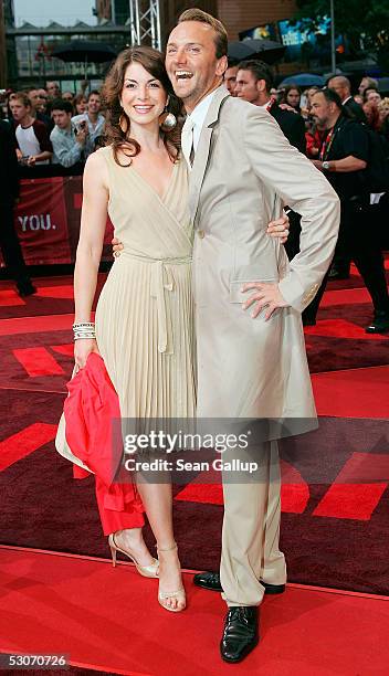 Actor Hubertus Regout and actress Bianca Hein arrive for the German premiere of "War of the Worlds" at the Theater am Potsdamer Plaz June 14, 2005 in...