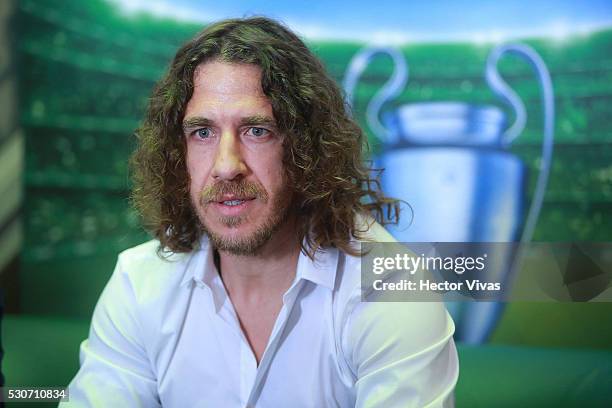 Carles Puyol poses for pictures during Heineken Champion The Match at Casa Heineken on May 11, 2016 in Mexico City, Mexico.