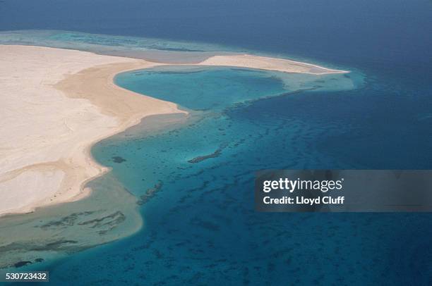 red sea and coastline - red sea stock pictures, royalty-free photos & images