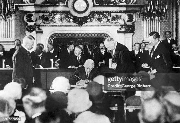 Frank Kellogg Signing Pact Of Paris