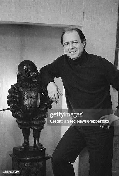 English writer, satirist and editor of Punch magazine, Alan Coren in London on 21st Novenber 1977.