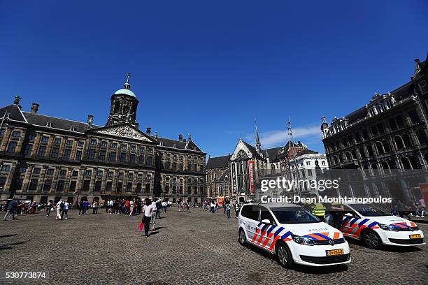 General view as Police guard the tourists and the Royal Palace on May 11, 2016 in Amsterdam, Netherlands. The Royal Palace or Koninklijk Paleis...
