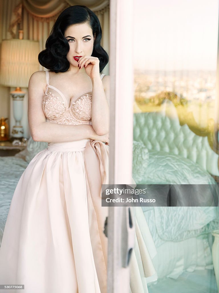 Dita Von Teese, Hello! UK, December 7, 2016