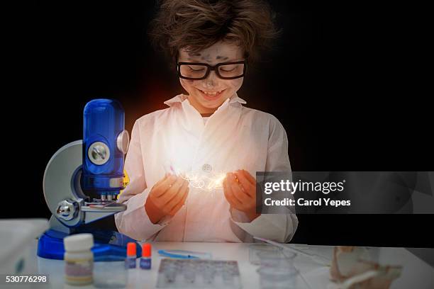 Person Exploding Science Experiment Exploding Science Project Photos and Premium High Res Pictures - Getty ...