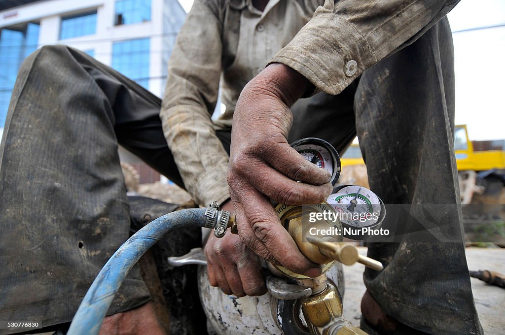 Worker's Daily Life in Nepal