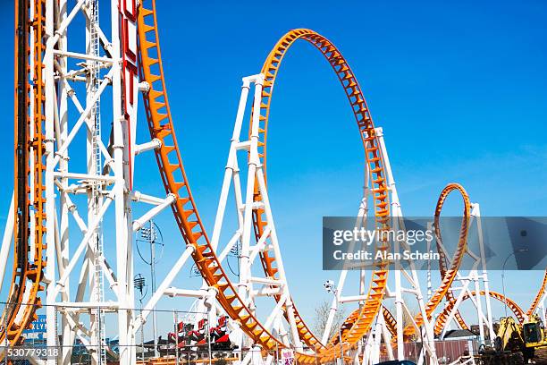 roller coaster, coney island - montaña rusa fotografías e imágenes de stock