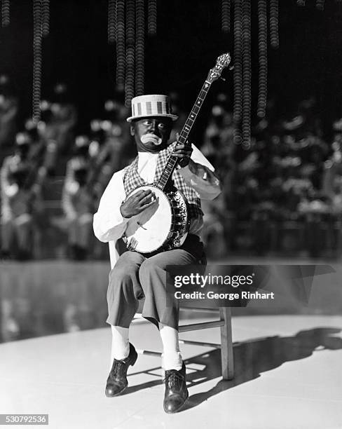 Minstrel Routine 2,031 Minstrel Stock Photos, High-Res Pictures, and Images - Getty Images