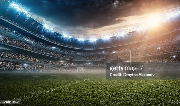 incredibile stadio di football americano - terreno di gioco foto e immagini stock