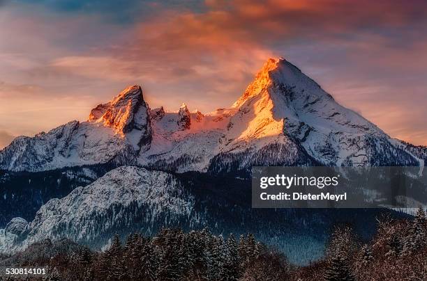 watzmann ao nascer do sol - alpenglow - fotografias e filmes do acervo