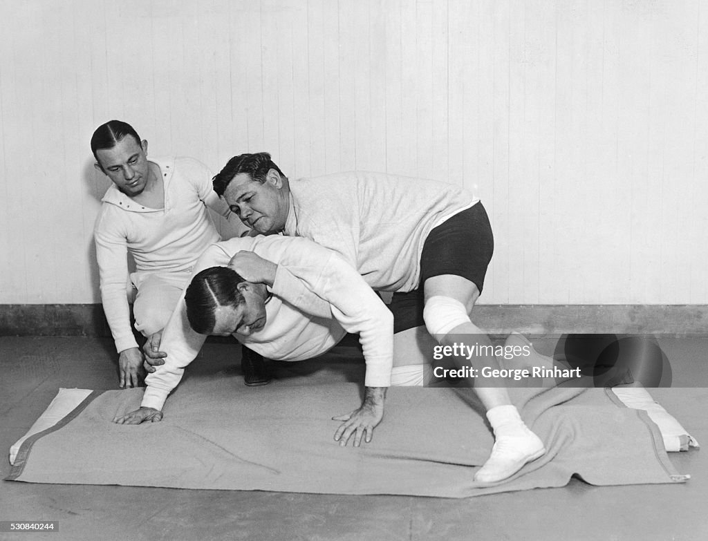 Babe Ruth Workout Routine Yankee Slugger Goes Through Annual Gym Workouts To Get Into Condition ...