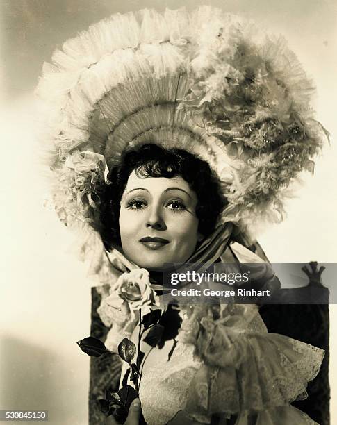 As Anna Held, Louise Rainer rises to greater heights of screen fame in Metro-Goldwyn-Mayer's "The Great Ziegfield", also starring William Powell and...