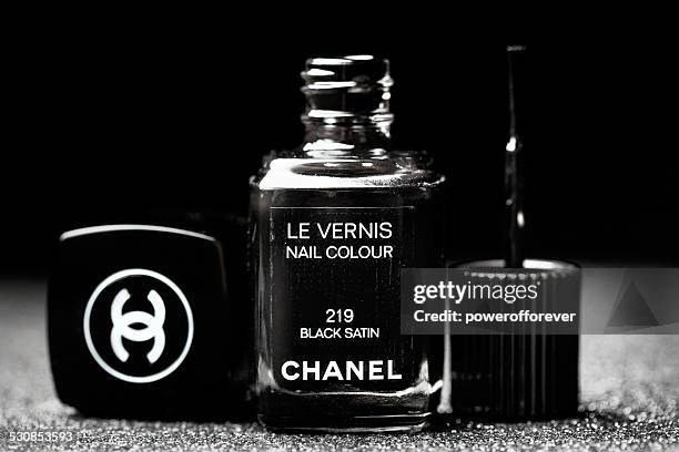 chanel black satin nail polish varnish - black nail polish 個照片及圖片檔