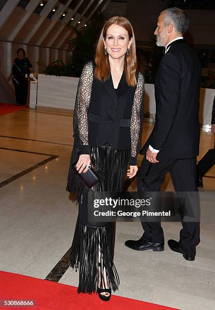 Julianne Moore attends the opening gala dinner during the annual 69th Cannes Film Festival at Palais des Festivals on May 11, 2016 in Cannes, France.