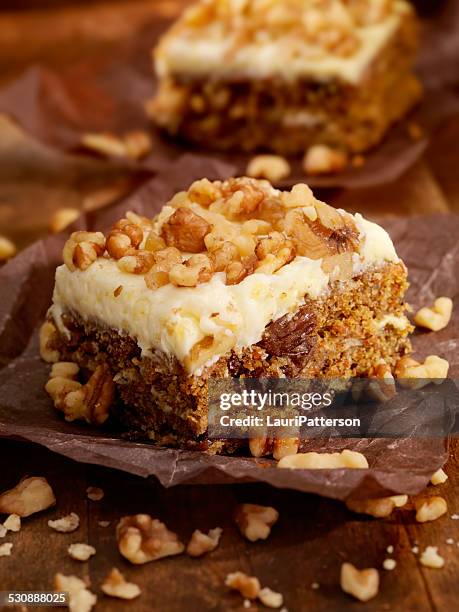 carrot cake - carrot cake stock pictures, royalty-free photos & images