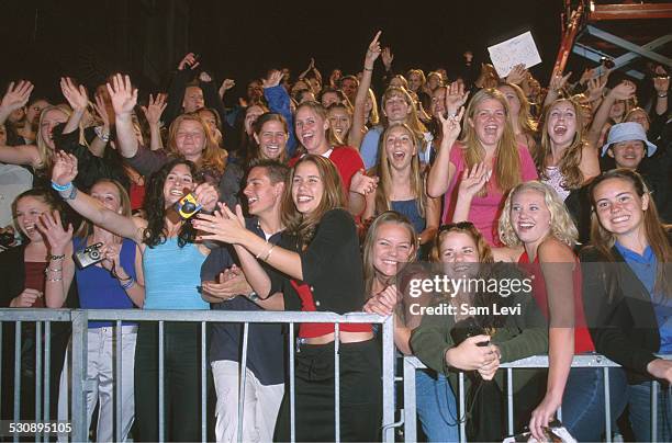 Nsync Universal Performance 255 Nsync Fans Stock Photos, High-Res Pictures, and Images - Getty Images