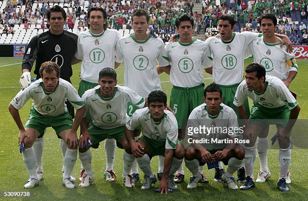 The team of Mexico poses for the Team picture before the FIFA Confederations Cup Match between Japan and Mexico at the AWD Arena on June 16, 2005 in...