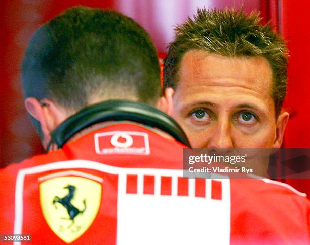 354 Shell Engineers Stock Photos, High-Res Pictures, and Images - Getty ...