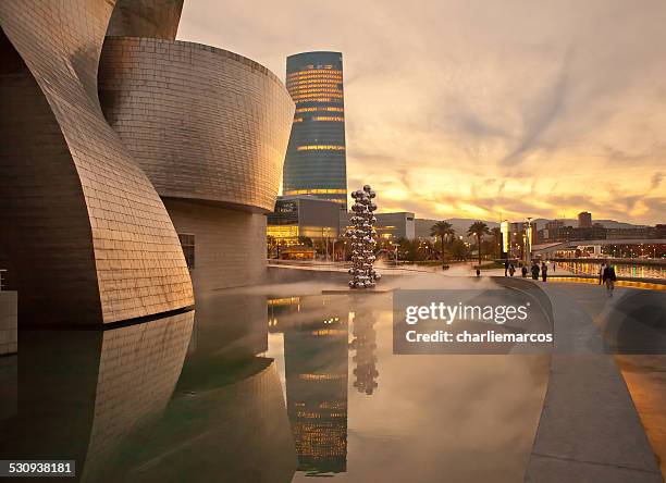 guggenheim museum, bilbao, spain - frank gehry stock pictures, royalty-free photos & images