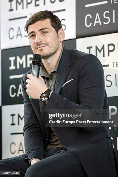 Iker Casillas attends a photocall to present 'Impetus Team Casillas' at the Colegio Oficial de Arquitectos on May 11, 2016 in Madrid.