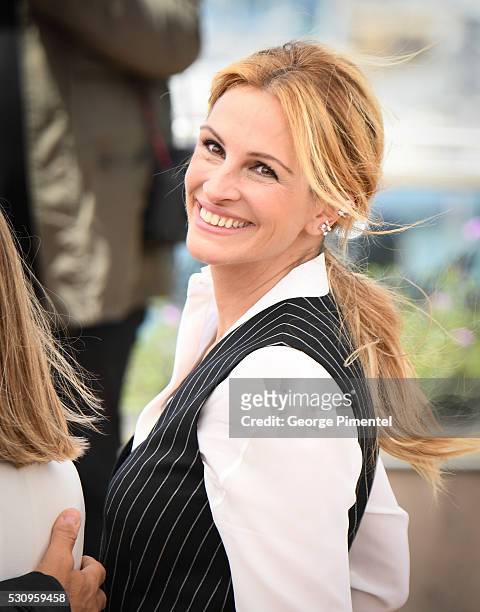 Julia Roberts attends the "Money Monster" Photocall at the annual 69th Cannes Film Festival at Palais des Festivals on May 12, 2016 in Cannes, France.