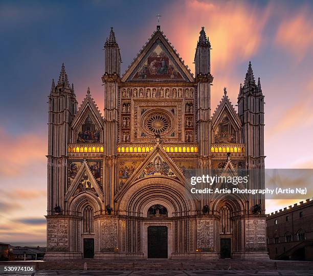 facade of orvieto cathedral (duomo di orvieto), orvieto, terni, umbra, italy - orvieto stock pictures, royalty-free photos & images