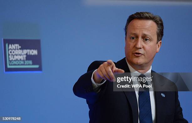 Prime Minister David Cameron speaks during the final session at the international anti-corruption summit on May 12, 2016 in London, England. Leaders...